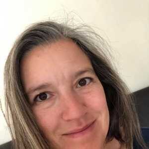 Female,  43 Hammersmith, Uk